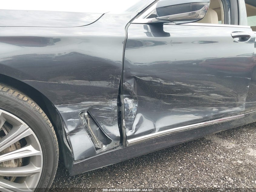 2016 BMW 7er VIN WBA7F2C51GG420008 IAAI salvage auction — LEFT SIDE, Salvage (Oklahoma), sold $1,500 on 2026-07-28 (photo 6)