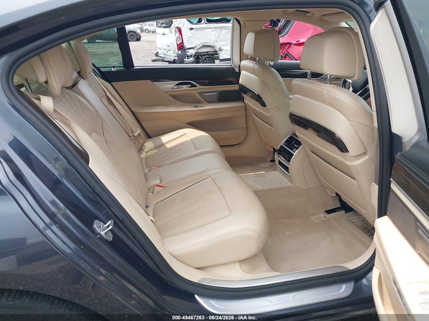 2016 BMW 7er VIN WBA7F2C51GG420008 IAAI salvage auction — LEFT SIDE, Salvage (Oklahoma), sold $1,500 on 2026-07-28 (photo 8)