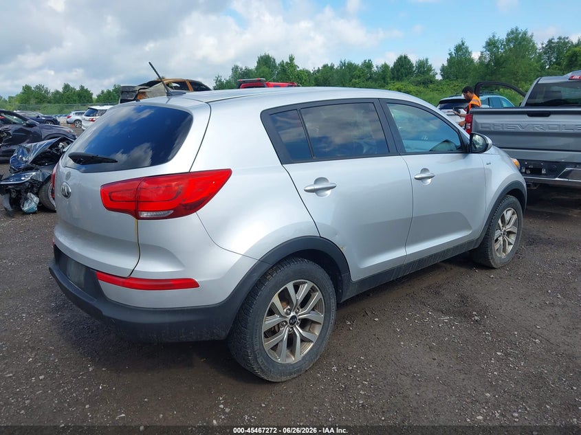 2016 Kia Sportage VIN KNDPBCAC2G7831780 IAAI salvage auction — NORMAL WEAR, Clear (New York), sold $1,000 on 2026-07-16 (photo 4)