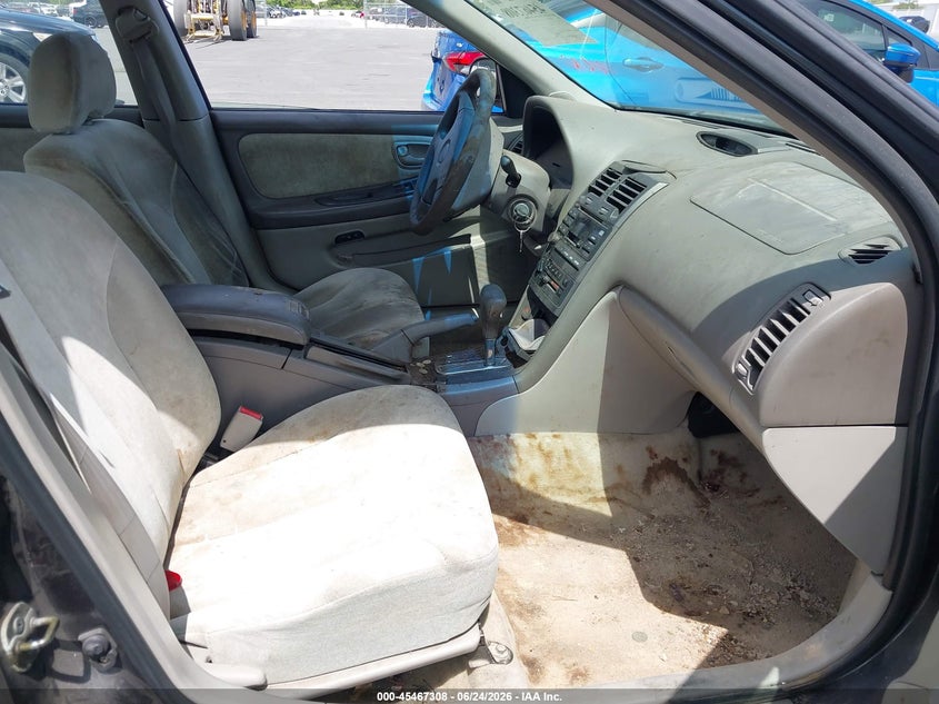 2000 Nissan Maxima VIN JN1CA31D0YT767275 IAAI salvage auction — FRONT & REAR, Rebuildable (Florida), sold $350 on 2026-07-20 (photo 5)