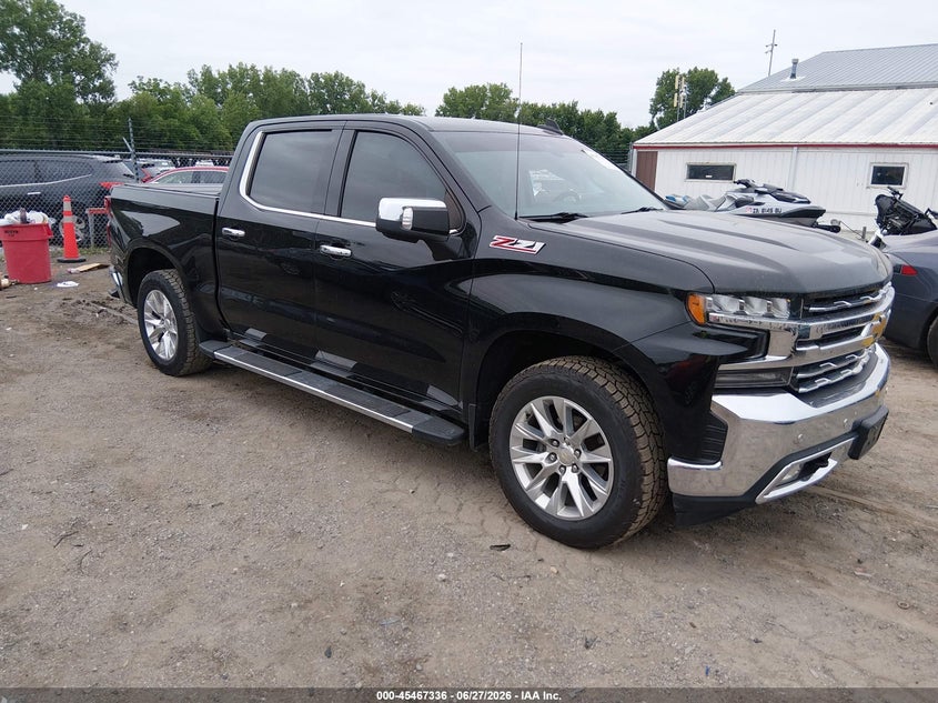 2019 Chevrolet Silverado VIN 3GCUYGEDXKG166569 IAAI salvage auction — SIDE, Salvage Title, sold $10,200 on 2026-07-31 (photo 1)