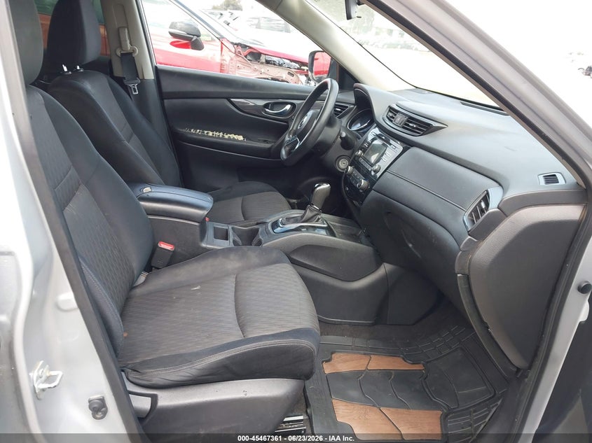 2017 Nissan Rogue VIN JN8AT2MT4HW136754 IAAI salvage auction — NORMAL WEAR, Clear - Dealer Only (California), sold $1,400 on 2026-07-29 (photo 5)