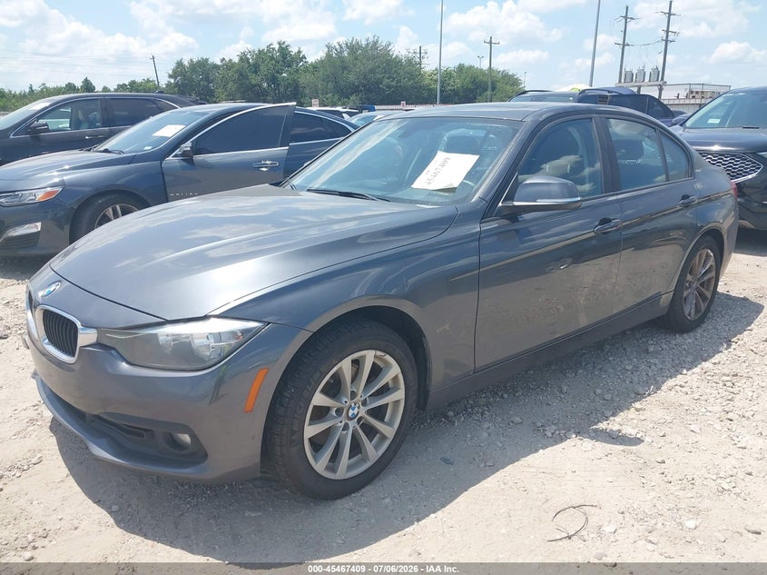 2017 BMW 3er VIN WBA8A9C53HK620382 IAAI salvage auction — WATER/FLOOD, Salvage Title, sold $775 on 2026-08-20 (photo 2)