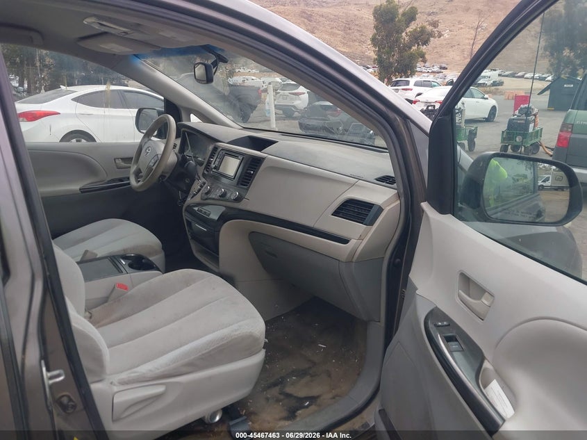 2012 Toyota Sienna VIN 5TDKK3DC6CS232287 IAAI salvage auction — NORMAL WEAR, Salvage Title - Dealer (California), sold $1,000 on 2026-07-14 (photo 5)