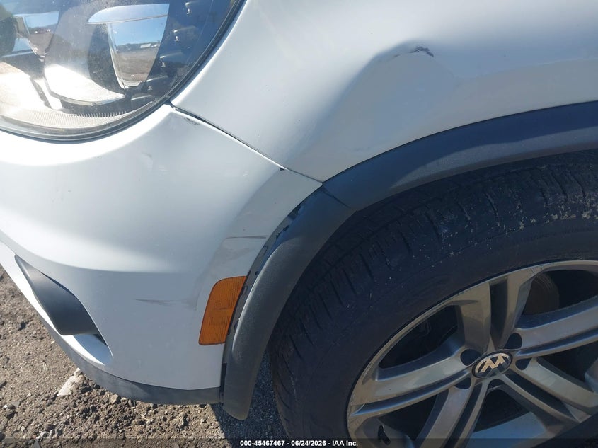 2017 Volkswagen Tiguan VIN WVGUV7AX0HK015794 IAAI salvage auction — NORMAL WEAR, Clear (Massachusetts), sold $1,850 on 2026-07-14 (photo 6)