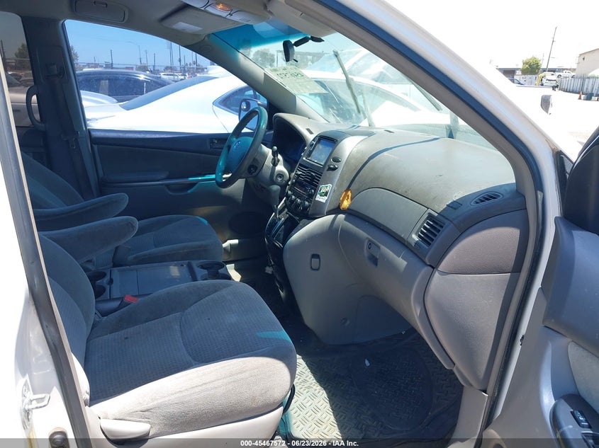 2007 Toyota Sienna VIN 5TDZK23C17S001751 IAAI salvage auction — FRONT END, Salvage (California), sold $375 on 2026-07-21 (photo 5)