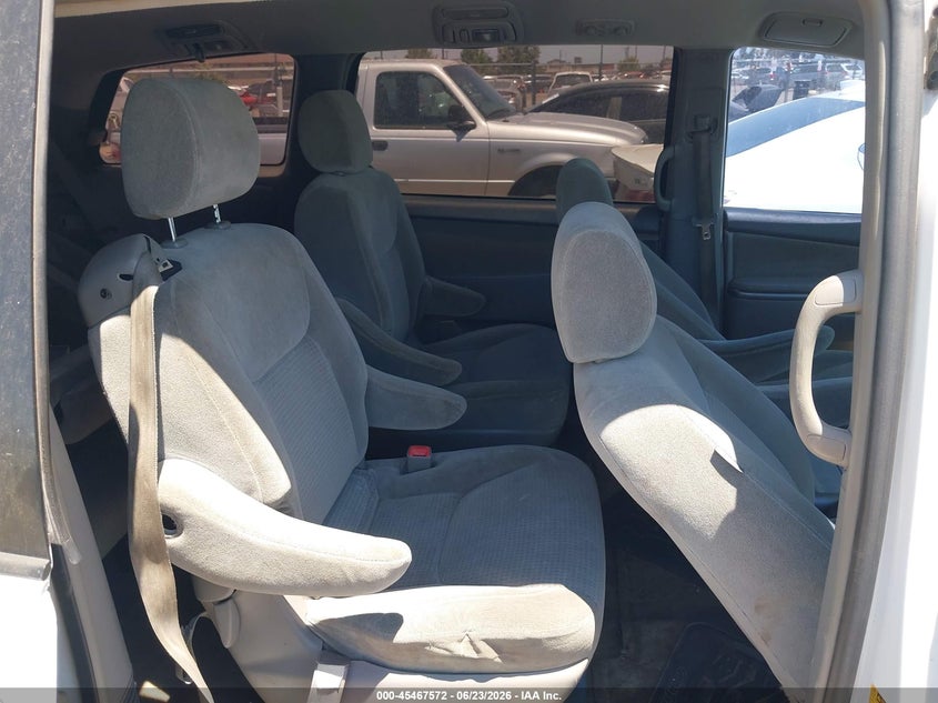 2007 Toyota Sienna VIN 5TDZK23C17S001751 IAAI salvage auction — FRONT END, Salvage (California), sold $375 on 2026-07-21 (photo 8)