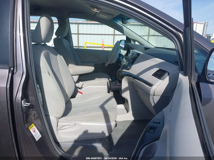 2012 Toyota Sienna VIN 5TDZK3DC2CS246301 IAAI salvage auction — SIDE, Bill Of Sale (Washington), sold $1,400 on 2026-07-21 (photo 5)