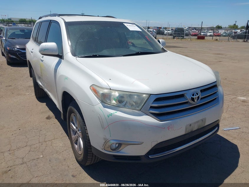 2011 Toyota Highlander VIN 5TDZK3EH2BS039948 IAAI salvage auction — RIGHT SIDE, Salvage (California), sold $2,050 on 2026-07-15 (photo 1)