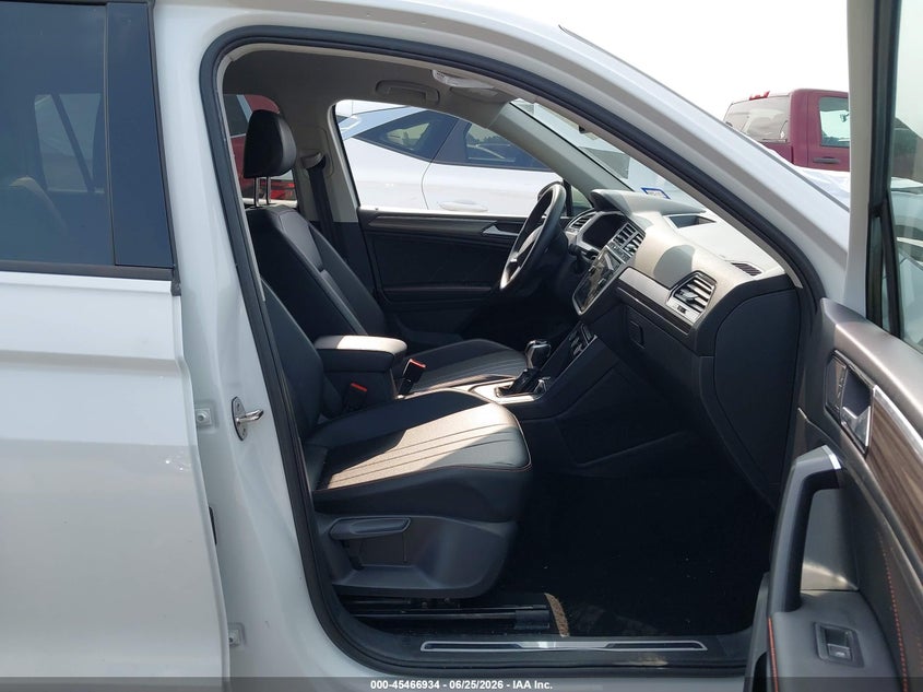 2024 Volkswagen Tiguan VIN 3VV6B7AX2RM224360 IAAI salvage auction — LEFT FRONT, Enterprise Vehicles Clear Only (Texas), sold $10,100 on 2026-07-30 (photo 5)