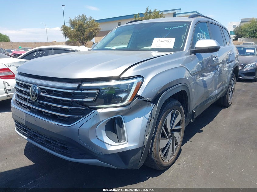 2024 Volkswagen Atlas VIN 1V2WR2CA3RC557866 IAAI salvage auction — SIDE, Salvage Title, sold $8,050 on 2026-07-31 (photo 2)