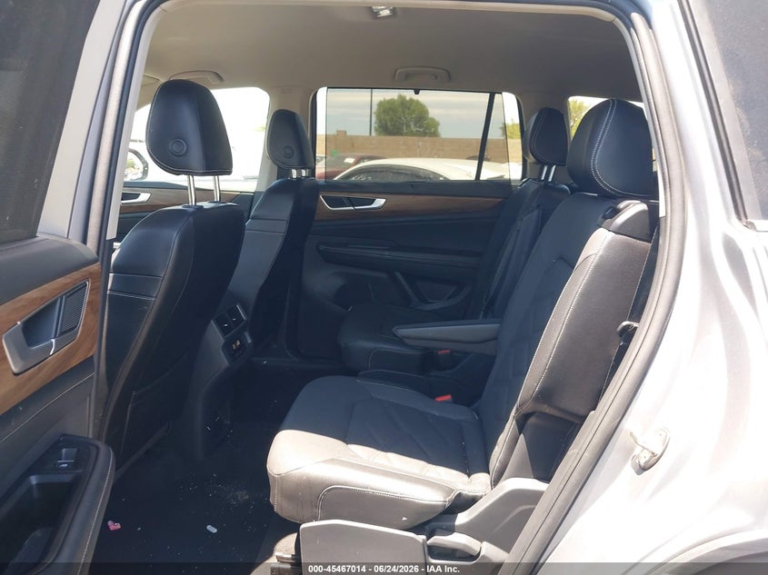 2024 Volkswagen Atlas VIN 1V2WR2CA3RC557866 IAAI salvage auction — SIDE, Salvage Title, sold $8,050 on 2026-07-31 (photo 8)