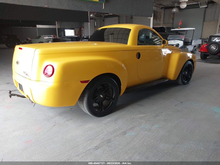 2004 Chevrolet Ssr VIN 1GCES14P24B110345 IAAI salvage auction — UNKNOWN, Clear (Florida), sold $12,600 on 2026-07-29 (photo 4)