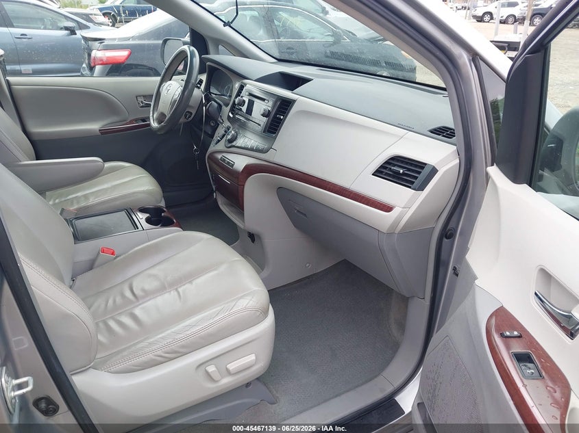 2012 Toyota Sienna VIN 5TDYK3DC6CS268295 IAAI salvage auction — REAR END, Clear (Wisconsin), sold $5,900 on 2026-07-16 (photo 5)