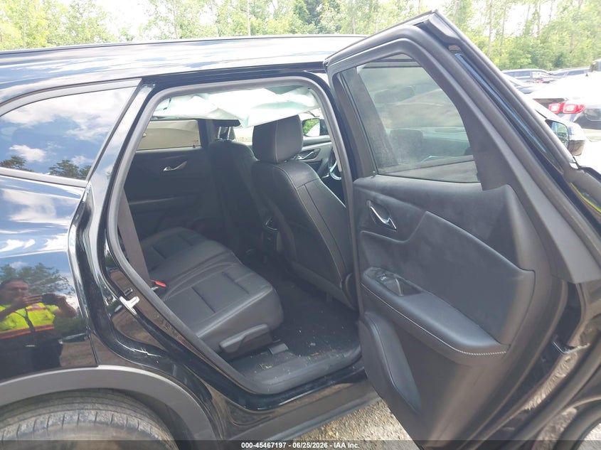 2024 Chevrolet Blazer VIN 3GNKBDRS9RS163919 IAAI salvage auction — RIGHT SIDE, Salvage Title, sold $9,800 on 2026-08-18 (photo 8)