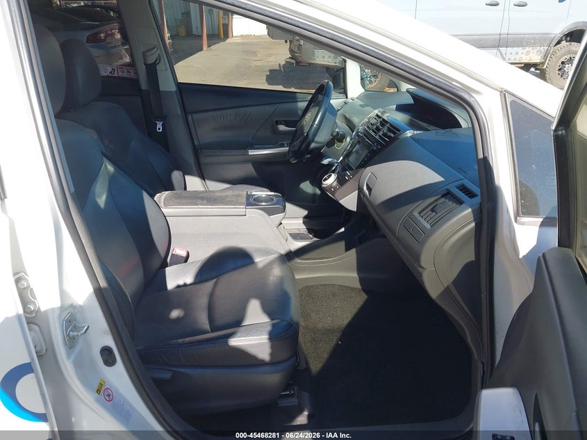 2013 Toyota Prius v VIN JTDZN3EU1D3217356 IAAI salvage auction — RIGHT REAR, Salvage (California), sold $725 on 2026-07-23 (photo 5)