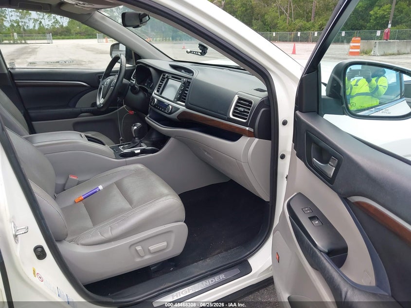 2015 Toyota Highlander VIN 5TDDKRFH6FS218043 IAAI salvage auction — FRONT END, Rebuildable (Florida), sold $8,650 on 2026-07-13 (photo 5)