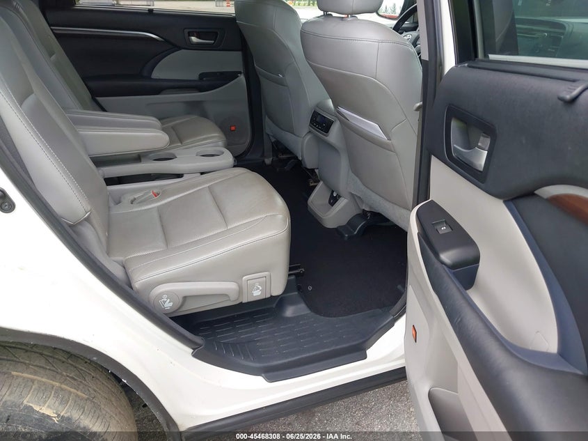 2015 Toyota Highlander VIN 5TDDKRFH6FS218043 IAAI salvage auction — FRONT END, Rebuildable (Florida), sold $8,650 on 2026-07-13 (photo 8)
