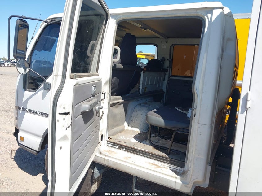 2007 Isuzu W4s042 npr hd dsl crw VIN JALC4J16777016271 IAAI salvage auction — RIGHT SIDE, Salvage (Arizona), sold $1,300 on 2026-07-21 (photo 6)