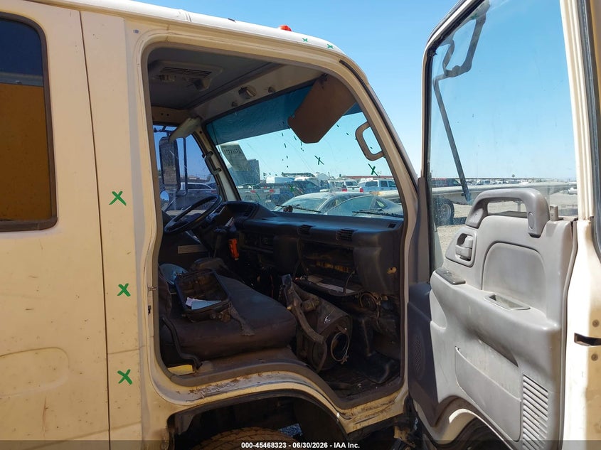 2007 Isuzu W4s042 npr hd dsl crw VIN JALC4J16777016271 IAAI salvage auction — RIGHT SIDE, Salvage (Arizona), sold $1,300 on 2026-07-21 (photo 7)