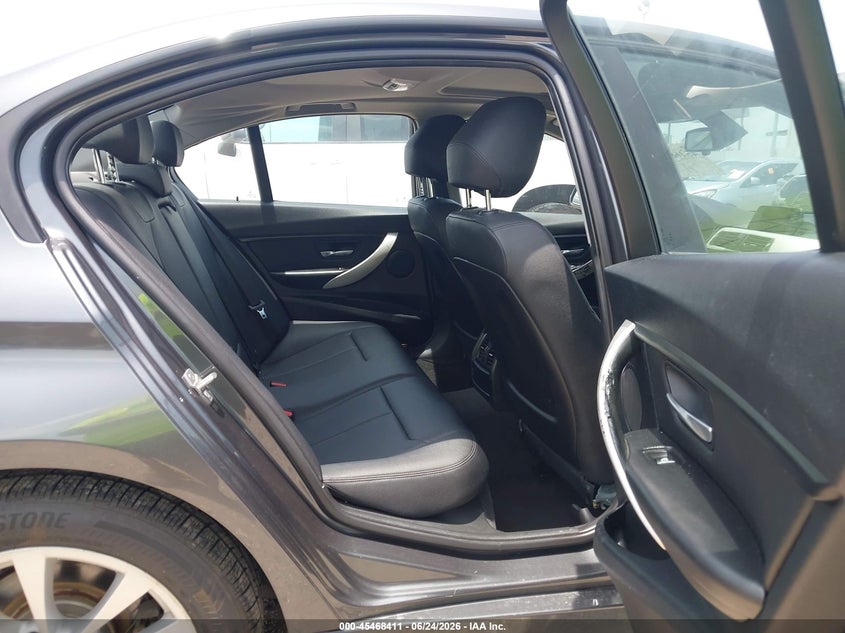 2017 BMW VIN WBA8E1G53HNU14073 IAAI salvage auction — WATER/FLOOD, Salvage (Texas), sold $2,050 on 2026-07-30 (photo 8)