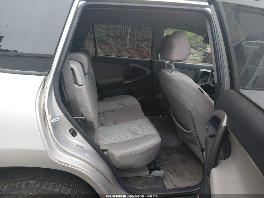 2007 Toyota Rav 4 VIN JTMBD33V975051984 IAAI salvage auction — NORMAL WEAR, Regular Certificate (Iowa), sold $800 on 2026-07-28 (photo 8)