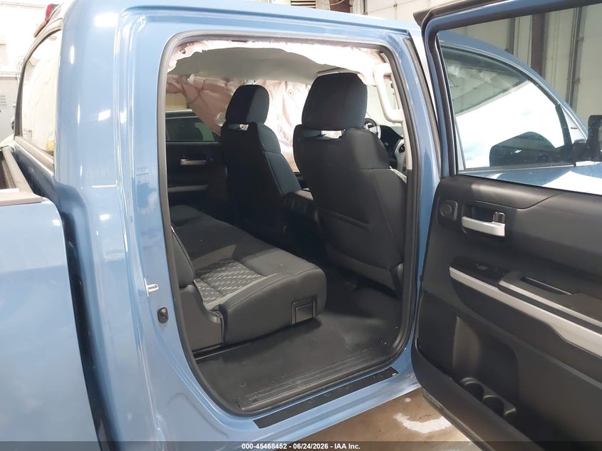 2020 Toyota Tundra VIN 5TFDY5F15LX876646 IAAI salvage auction — RIGHT FRONT, Salvage Title, sold $14,600 on 2026-07-30 (photo 8)