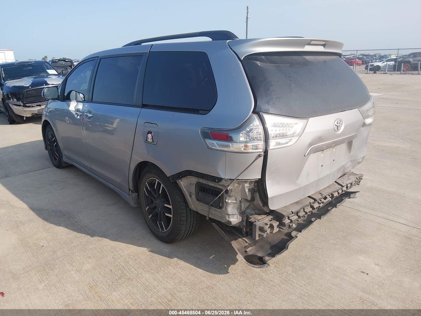 2016 Toyota Sienna VIN 5TDXK3DC8GS714349 IAAI salvage auction — REAR END, Original (Texas), sold $9,100 on 2026-08-21 (photo 3)