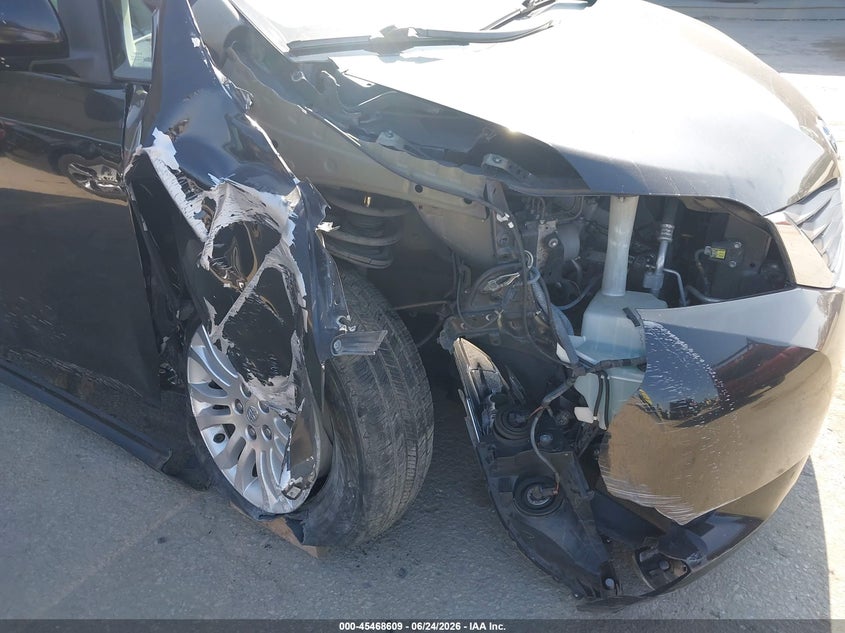 2011 Toyota Sienna VIN 5TDYK3DC4BS065498 IAAI salvage auction — RIGHT FRONT, Salvage (California), sold $1,550 on 2026-07-22 (photo 6)