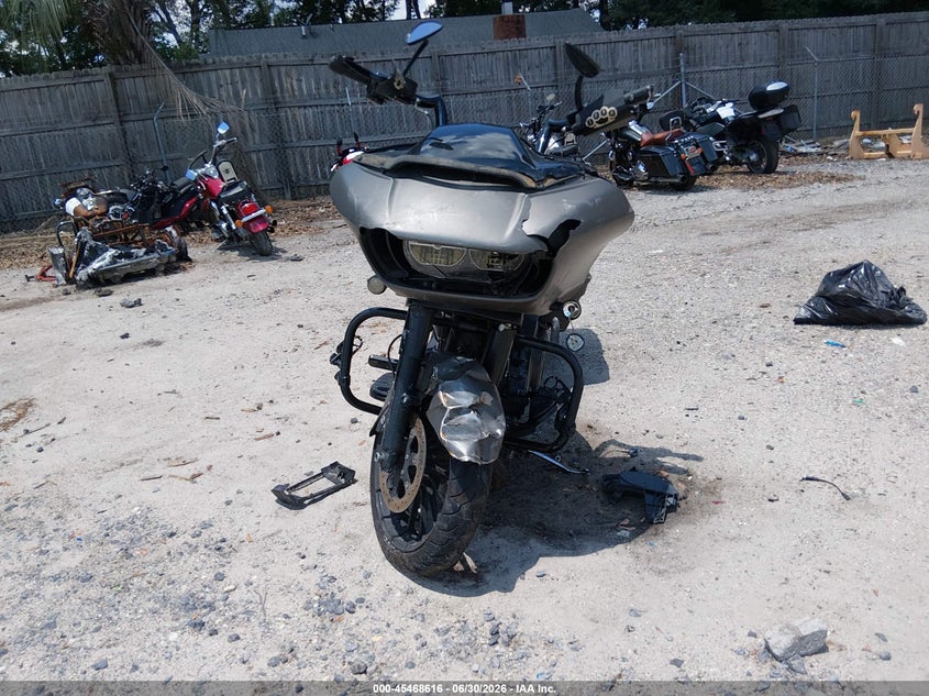 2019 Harley-davidson Road glide VIN 1HD1KTP18KB611785 IAAI salvage auction — FRONT END, Salvage Title, sold $4,000 on 2026-09-12 (photo 5)