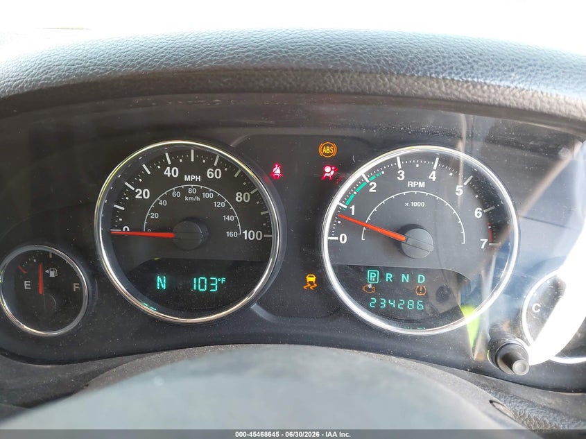 2014 Jeep Wrangler / VIN 1C4BJWKG0EL268393 IAAI salvage auction — RIGHT FRONT, Salvage Title, sold $20,500 on 2026-08-24 (photo 7)
