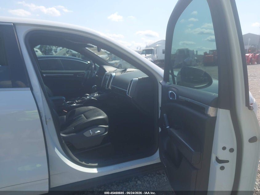2014 Porsche Cayenne VIN WP1AA2A21ELA09310 IAAI salvage auction — REPOSSESSION, Clear (Tennessee), sold $4,000 on 2026-07-23 (photo 5)