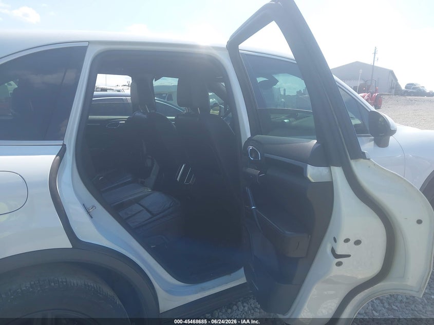 2014 Porsche Cayenne VIN WP1AA2A21ELA09310 IAAI salvage auction — REPOSSESSION, Clear (Tennessee), sold $4,000 on 2026-07-23 (photo 8)