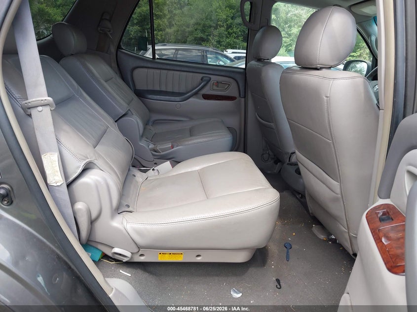 2007 Toyota Sequoia VIN 5TDBT48AX7S287066 IAAI salvage auction — NORMAL WEAR, Clear (South Carolina), sold $925 on 2026-07-07 (photo 8)