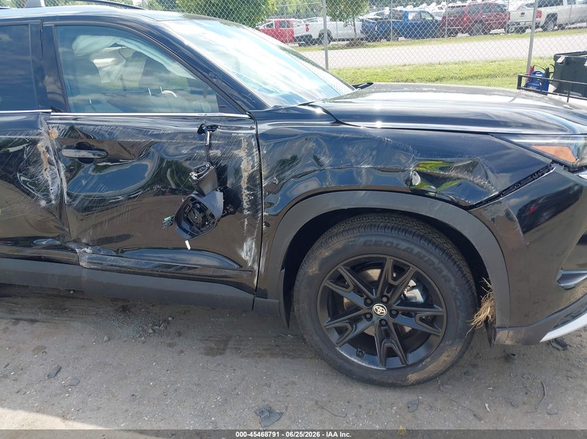 2026 Toyota Highlander VIN 5TDADAB59TS037363 IAAI salvage auction — REAR END, Salvage (Virginia), sold $9,800 on 2026-07-28 (photo 6)