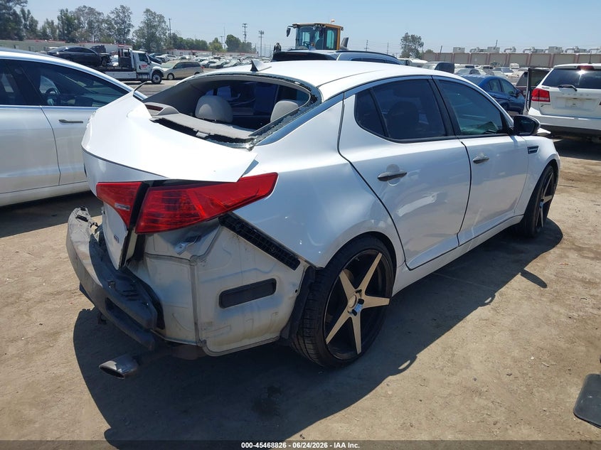 2011 Kia Optima VIN KNAGM4A72B5164827 IAAI salvage auction — REAR END, Salvage (California), sold $400 on 2026-07-29 (photo 4)