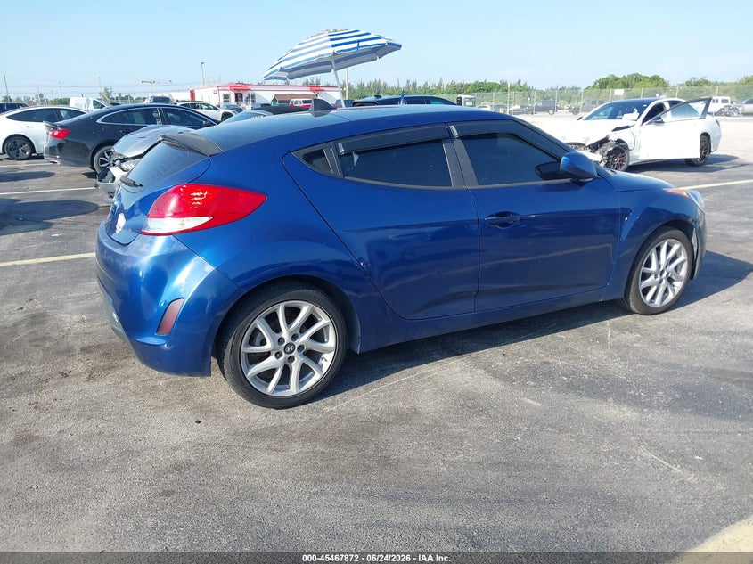 2017 Hyundai Veloster VIN KMHTC6AD6HU305706 IAAI salvage auction — LEFT REAR, Salvage Title, sold $375 on 2026-07-23 (photo 4)