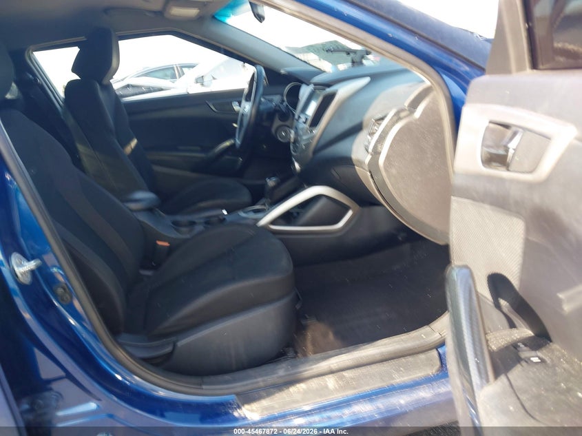 2017 Hyundai Veloster VIN KMHTC6AD6HU305706 IAAI salvage auction — LEFT REAR, Salvage Title, sold $375 on 2026-07-23 (photo 5)