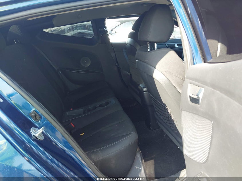 2017 Hyundai Veloster VIN KMHTC6AD6HU305706 IAAI salvage auction — LEFT REAR, Salvage Title, sold $375 on 2026-07-23 (photo 8)