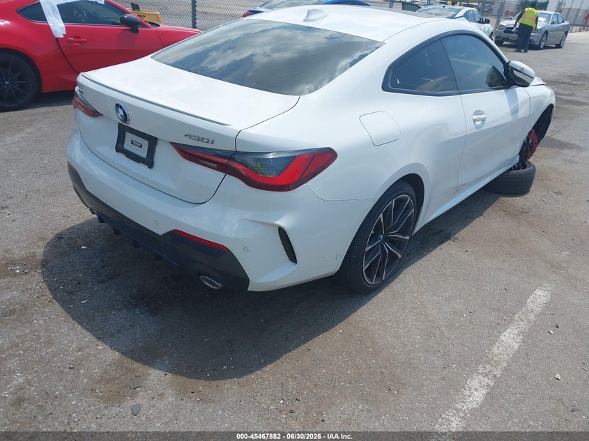 2022 BMW VIN WBA73AP05NCJ73906 IAAI salvage auction — RIGHT FRONT, Salvage Title, sold $14,900 on 2026-07-18 (photo 4)