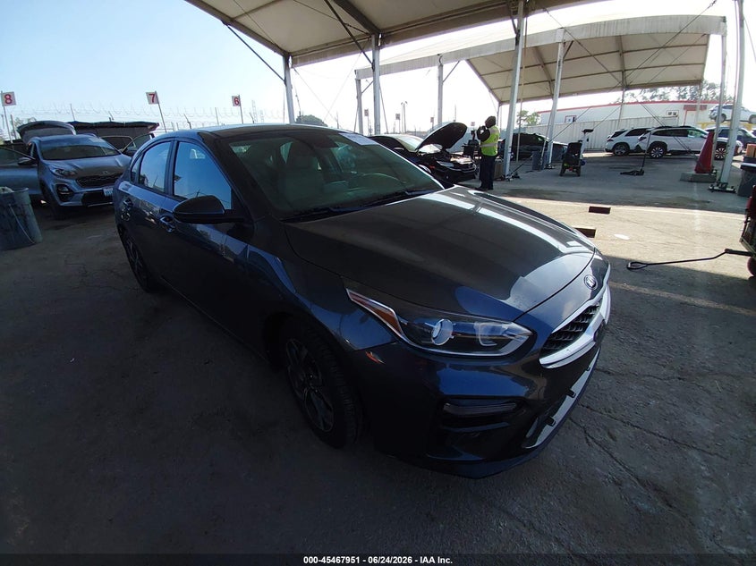 2020 Kia Forte VIN 3KPF24AD3LE258960 IAAI salvage auction — REAR END, Salvage Title, sold $2,850 on 2026-07-22 (photo 1)