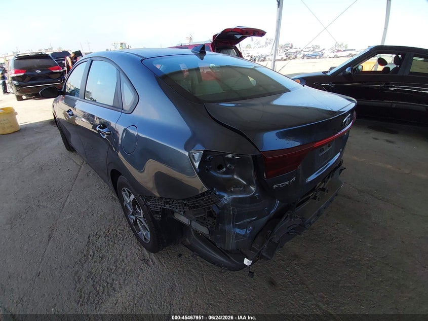 2020 Kia Forte VIN 3KPF24AD3LE258960 IAAI salvage auction — REAR END, Salvage Title, sold $2,850 on 2026-07-22 (photo 3)