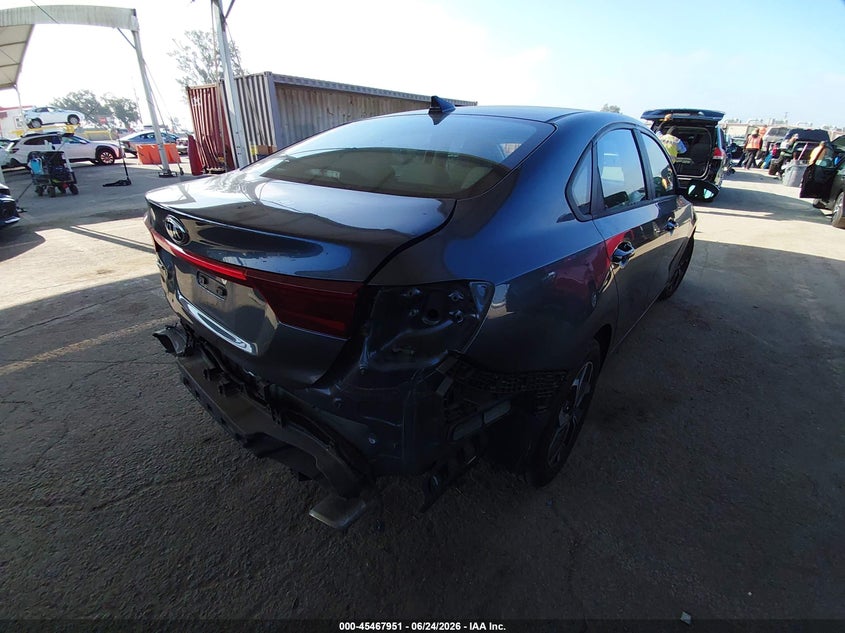 2020 Kia Forte VIN 3KPF24AD3LE258960 IAAI salvage auction — REAR END, Salvage Title, sold $3,550 on 2026-07-22 (photo 4)