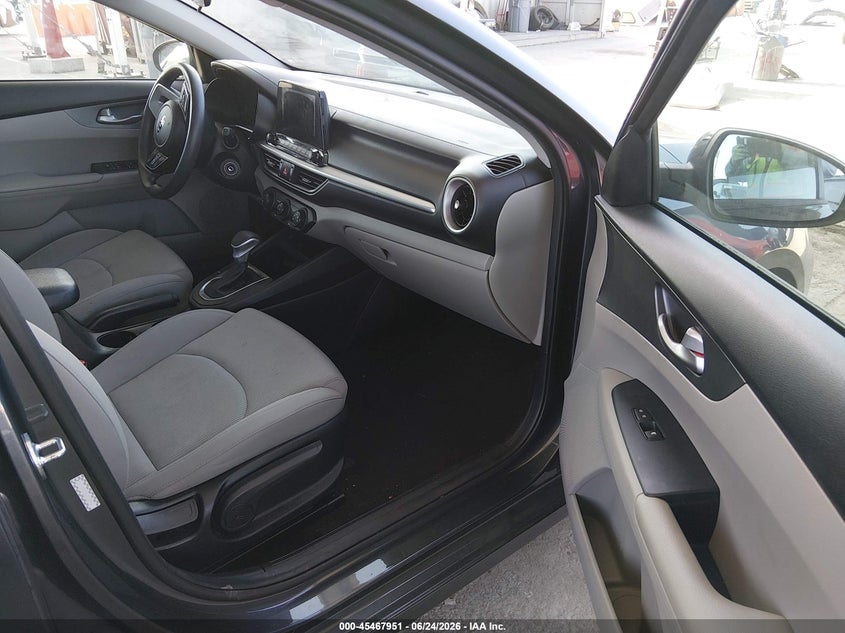 2020 Kia Forte VIN 3KPF24AD3LE258960 IAAI salvage auction — REAR END, Salvage Title, sold $3,550 on 2026-07-22 (photo 5)