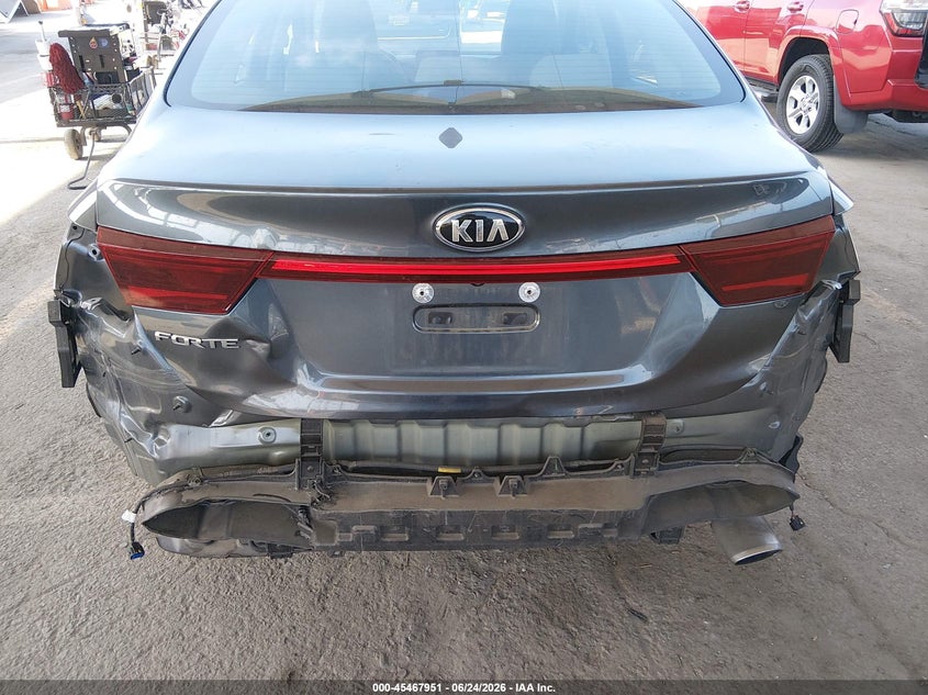 2020 Kia Forte VIN 3KPF24AD3LE258960 IAAI salvage auction — REAR END, Salvage Title, sold $2,850 on 2026-07-22 (photo 6)