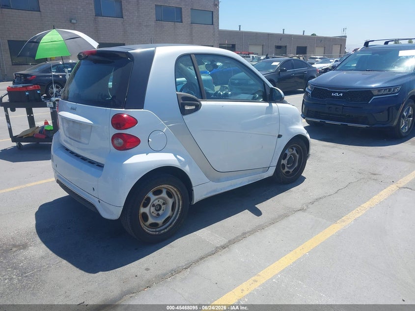 2015 Smart Fortwo VIN WMEEJ3BA9FK810431 IAAI salvage auction — FRONT END, Salvage Title, sold $1,225 on 2026-08-03 (photo 4)