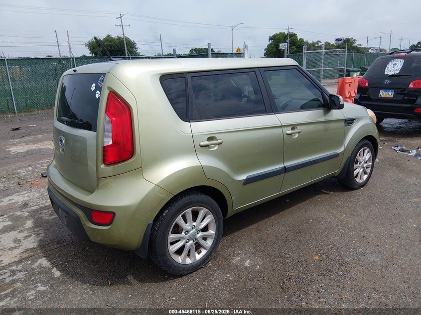 2012 Kia Soul VIN KNDJT2A60C7468610 IAAI salvage auction — NORMAL WEAR, Clear (Kansas), sold $325 on 2026-07-31 (photo 4)