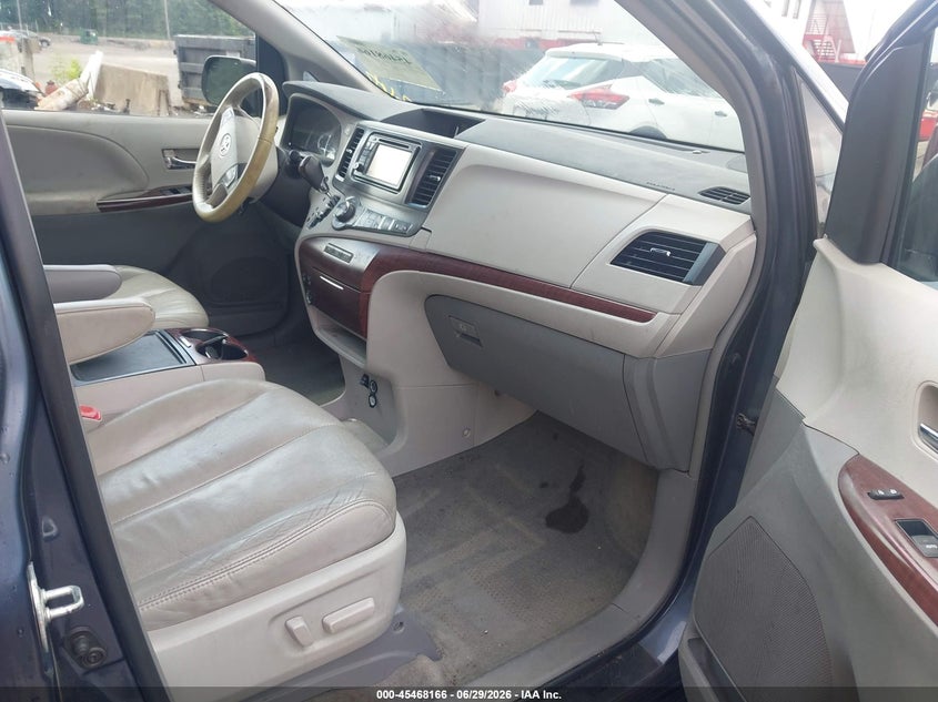 2014 Toyota Sienna VIN 5TDYK3DC4ES518233 IAAI salvage auction — FRONT END, Salvage - 75% Or Less (Maryland), sold $2,350 on 2026-07-18 (photo 5)