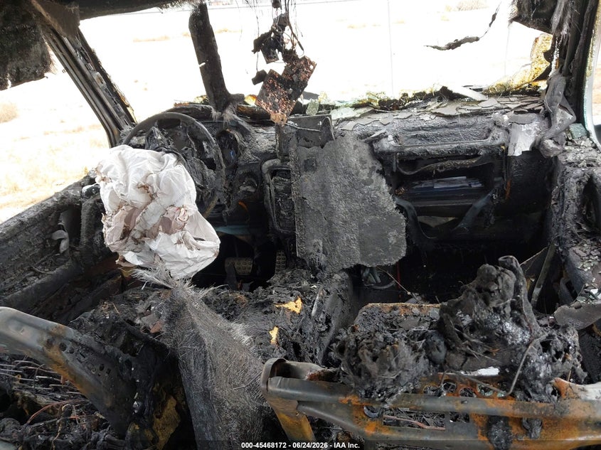 2016 Mercedes-benz G-klasse VIN WDCYC3KF2GX256701 IAAI salvage auction — BURN, Salvage Title, sold $3,950 on 2026-08-11 (photo 5)