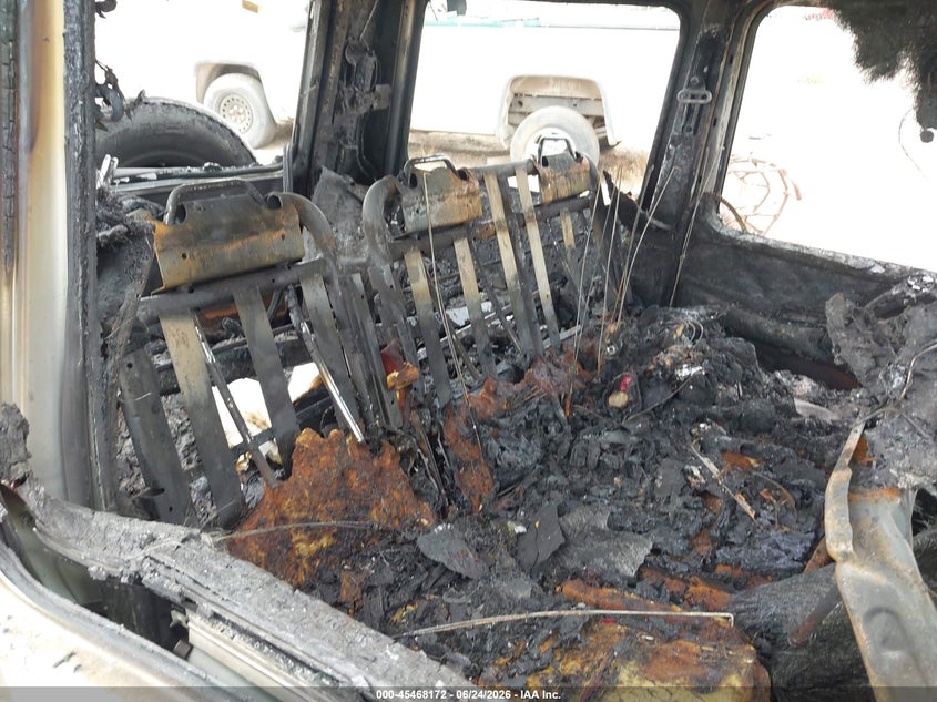 2016 Mercedes-benz G-klasse VIN WDCYC3KF2GX256701 IAAI salvage auction — BURN, Salvage Title, sold $3,950 on 2026-08-11 (photo 8)
